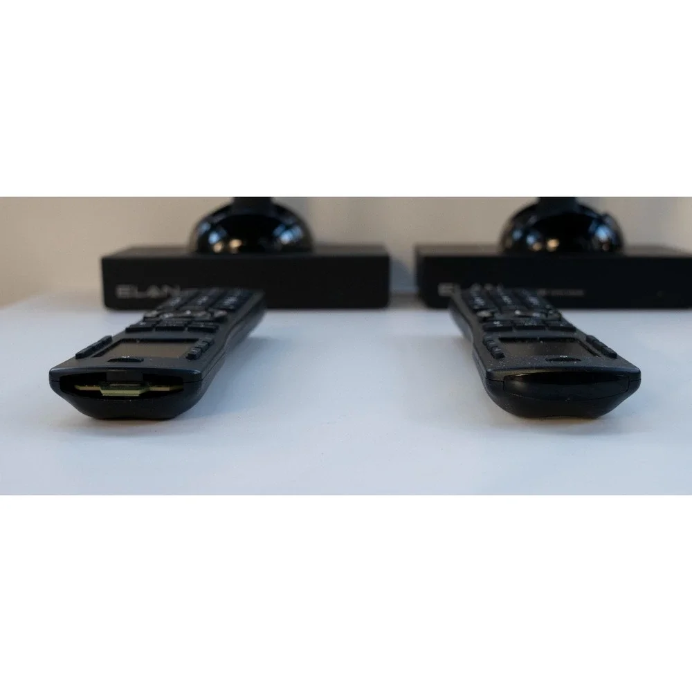 Elan Bundle - 2x EL-HR10 Remote Control + Charging Cradles + 2x Control Extender